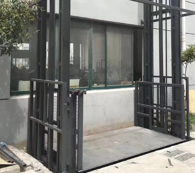 崇仁导轨式施工升降机助力民生工程提速增效